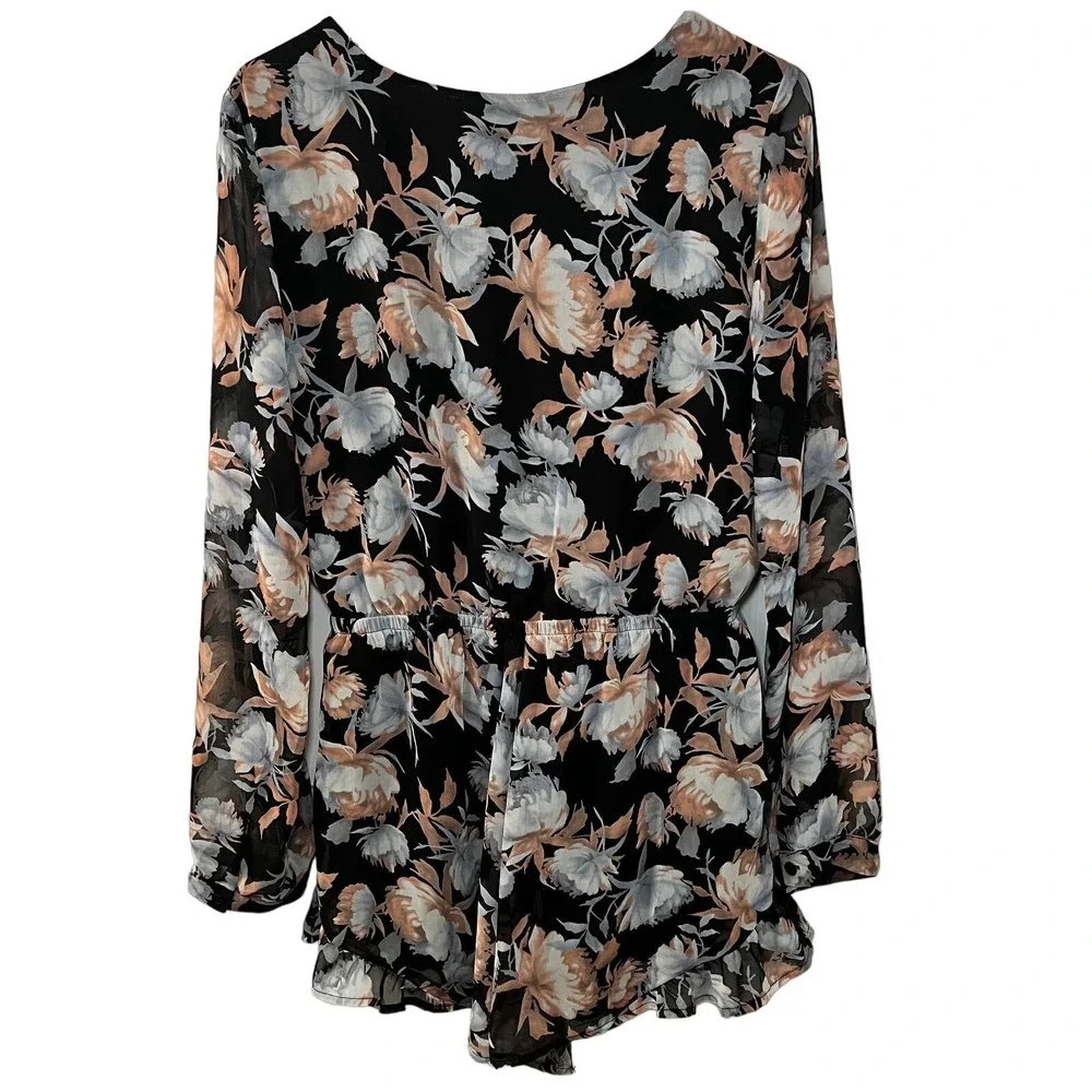 Women's ASTR Floral Deep V Romper Size M - Picture 2 of 5